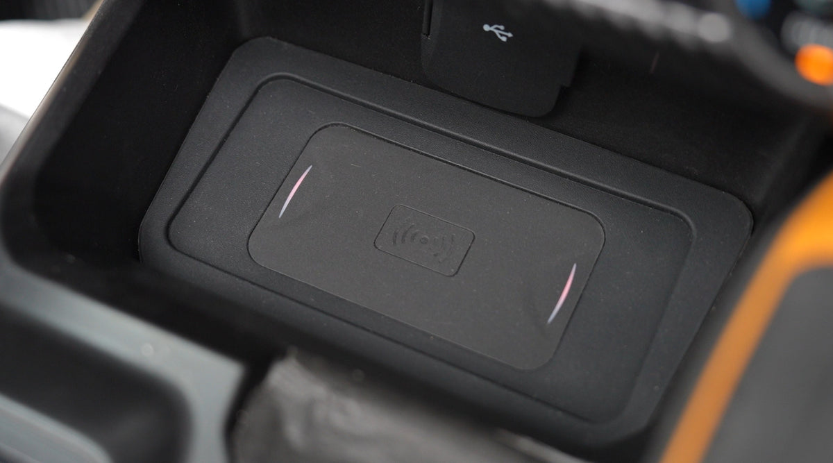 powoq Wireless Charging Pad with Cooling Fans for 2021-2024 Ford Bronco Automatic Transmission