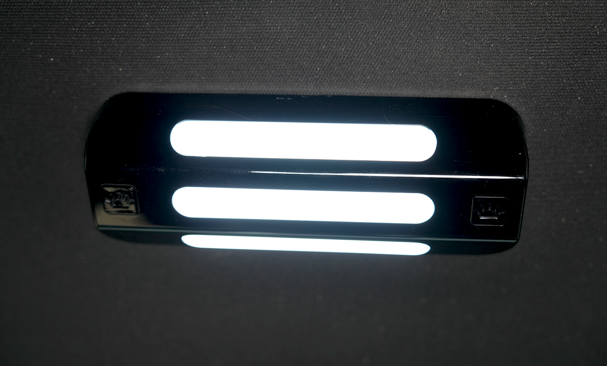Luz de techo trasera powoq compatible con Chevrolet Silverado 1500 / GMC Sierra 1500 2019-2025